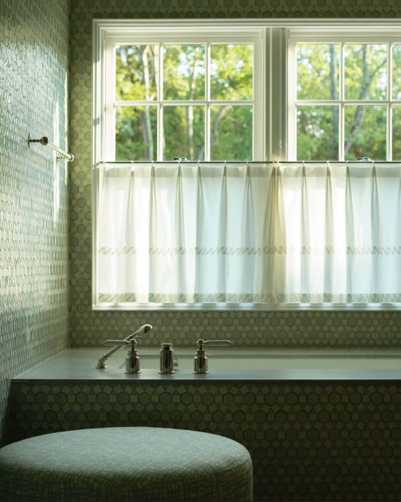 Cafe-Style Curtains Offer Soft Privacy for Your Bathroom Window