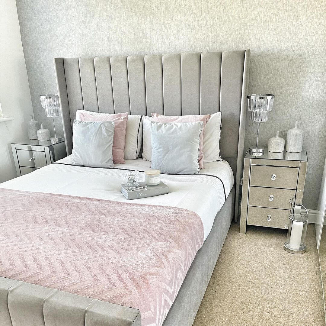 Chevron Patterned Pink Throw for Cozy Texture