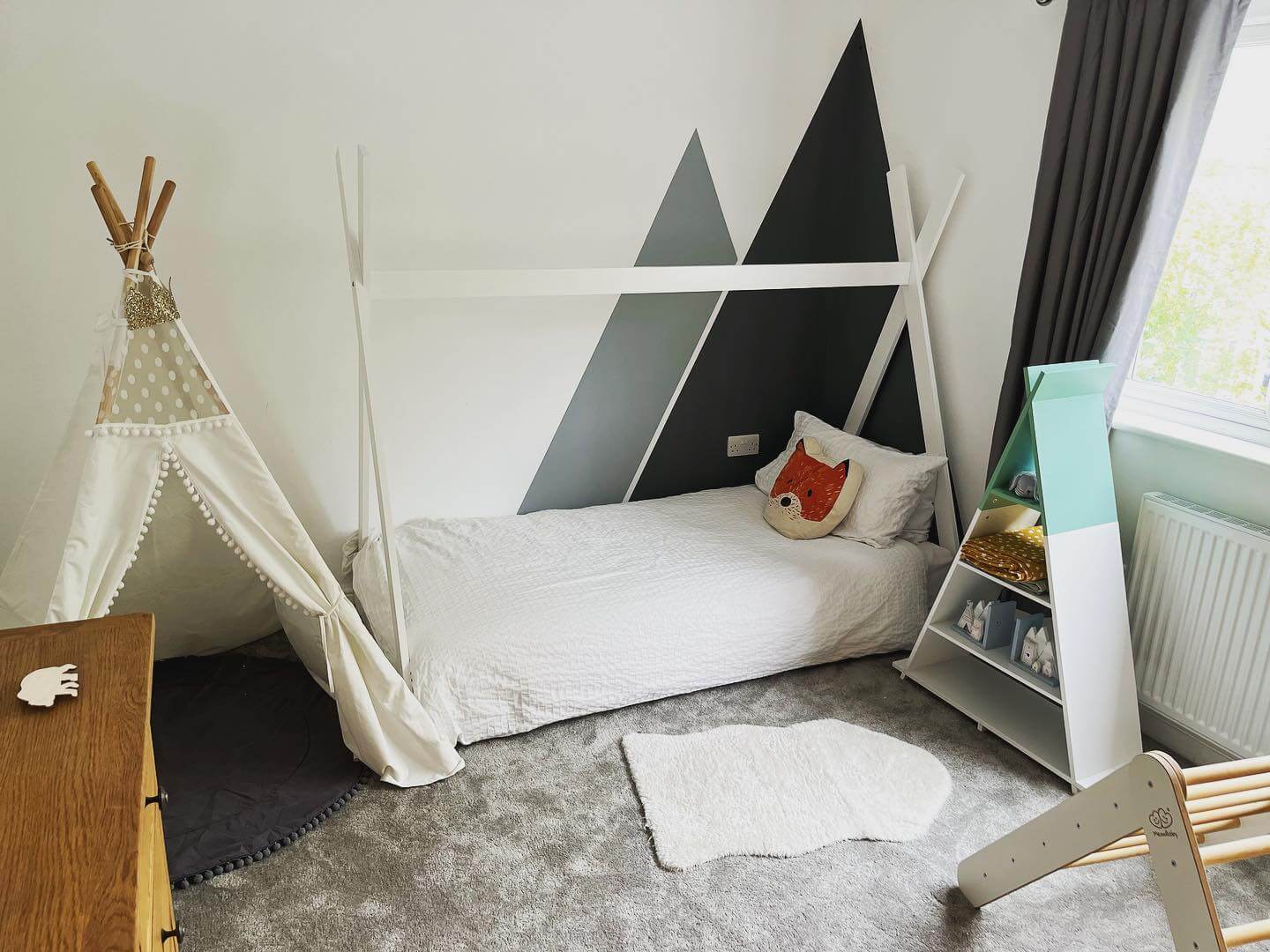 Geometric Mountain Mural for a Modern Backdrop