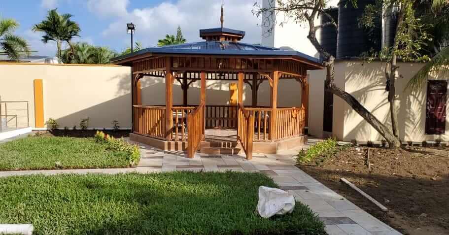 Octagonal Gazebo with Built-In Seating and Table
