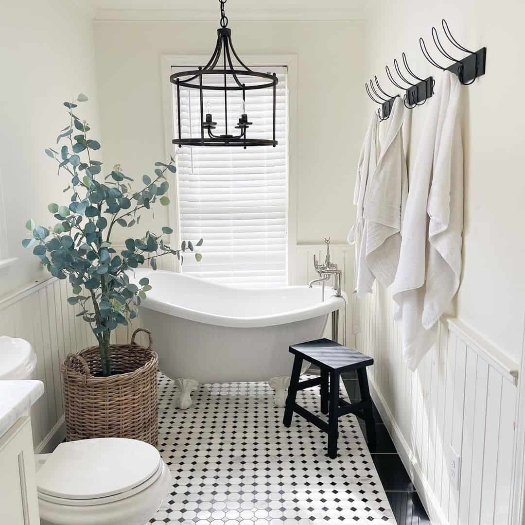 Black Step Stool Offers a Convenient Bathside Seat