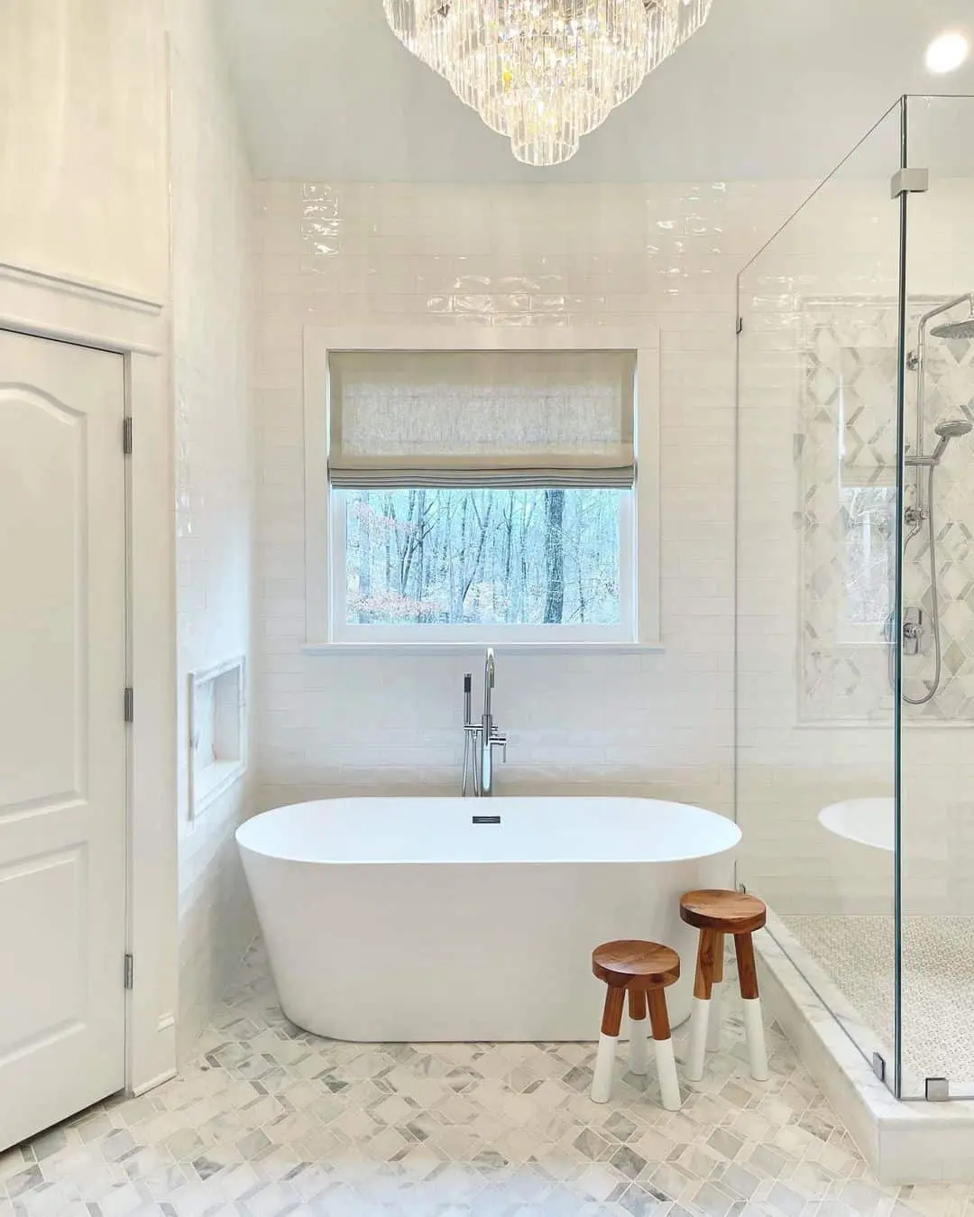 Two-Tone Stools Add Playful Contrast Beside the Tub