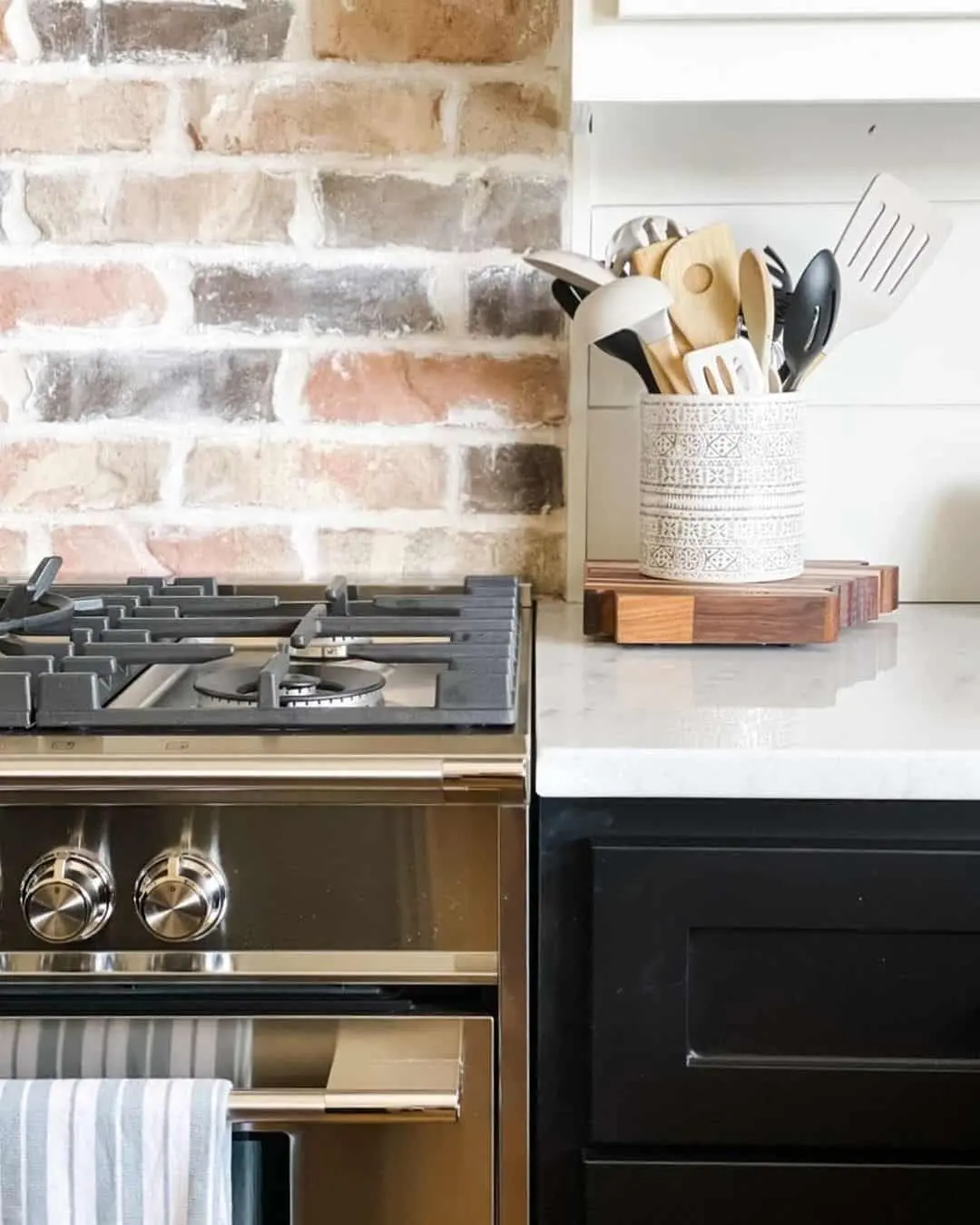 Keep Utensils Accessible with a Ceramic Holder