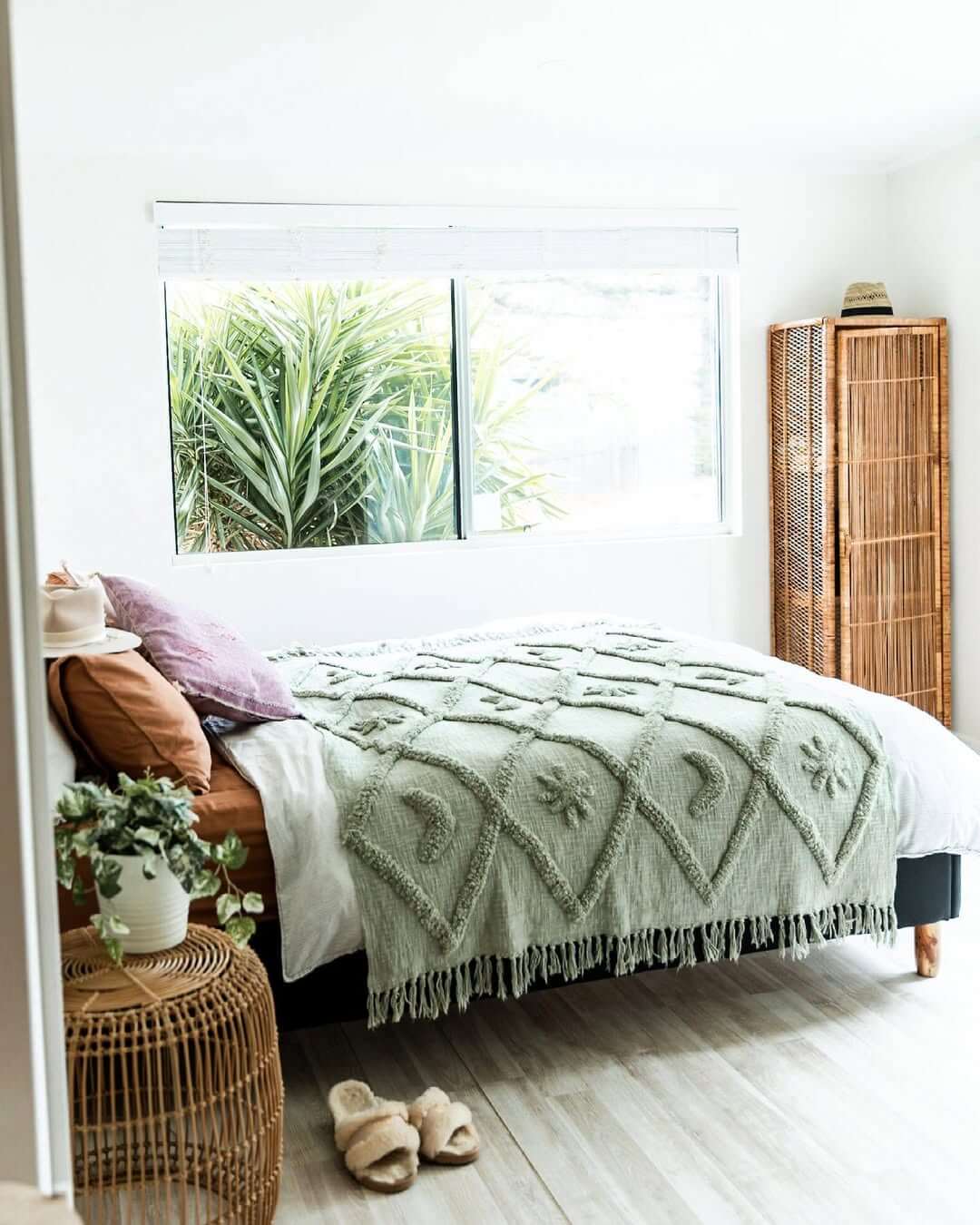 Sage Green Bedding with Tassel Trim for Soft Texture