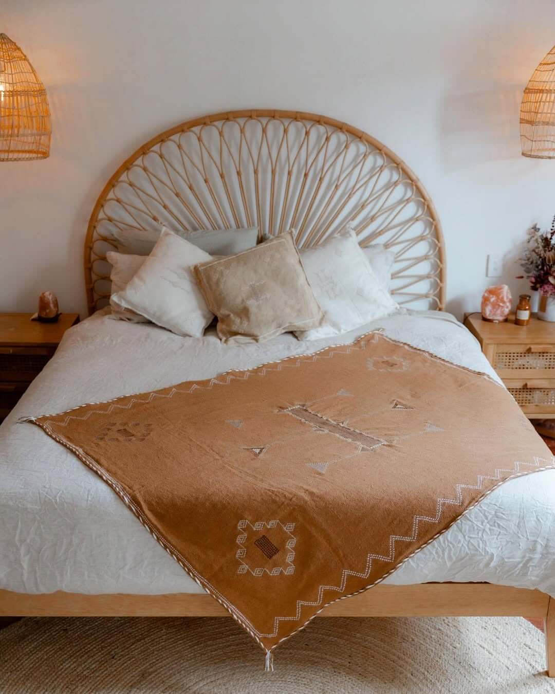 Woven Throw Blanket with Geometric Patterns for Earthy Texture