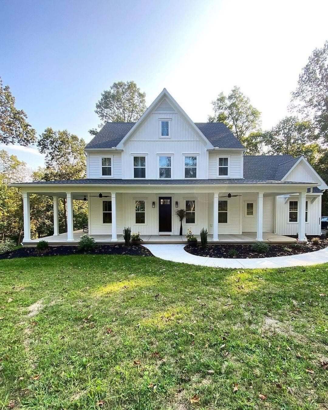 Wide Porch Columns Frame a Welcoming Entry