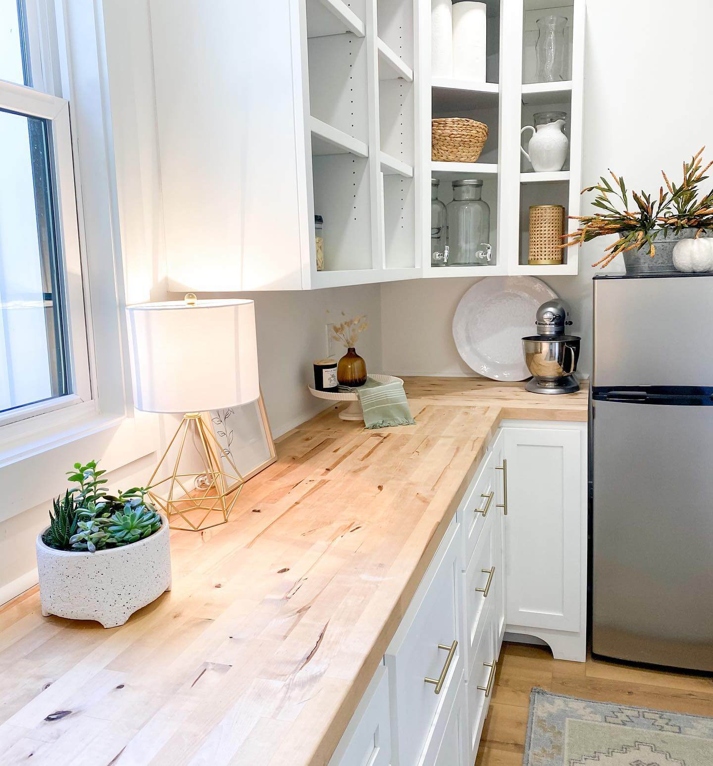 Showcase Kitchenware in Glass-Fronted Sections