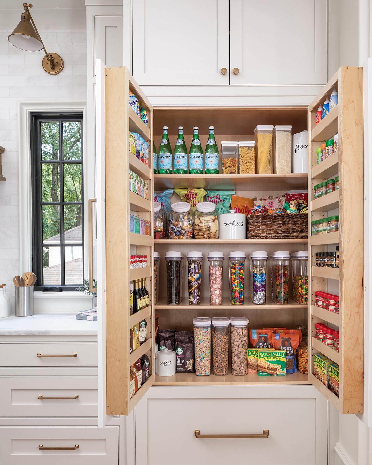 Maximize Door Space for Rows of Spices