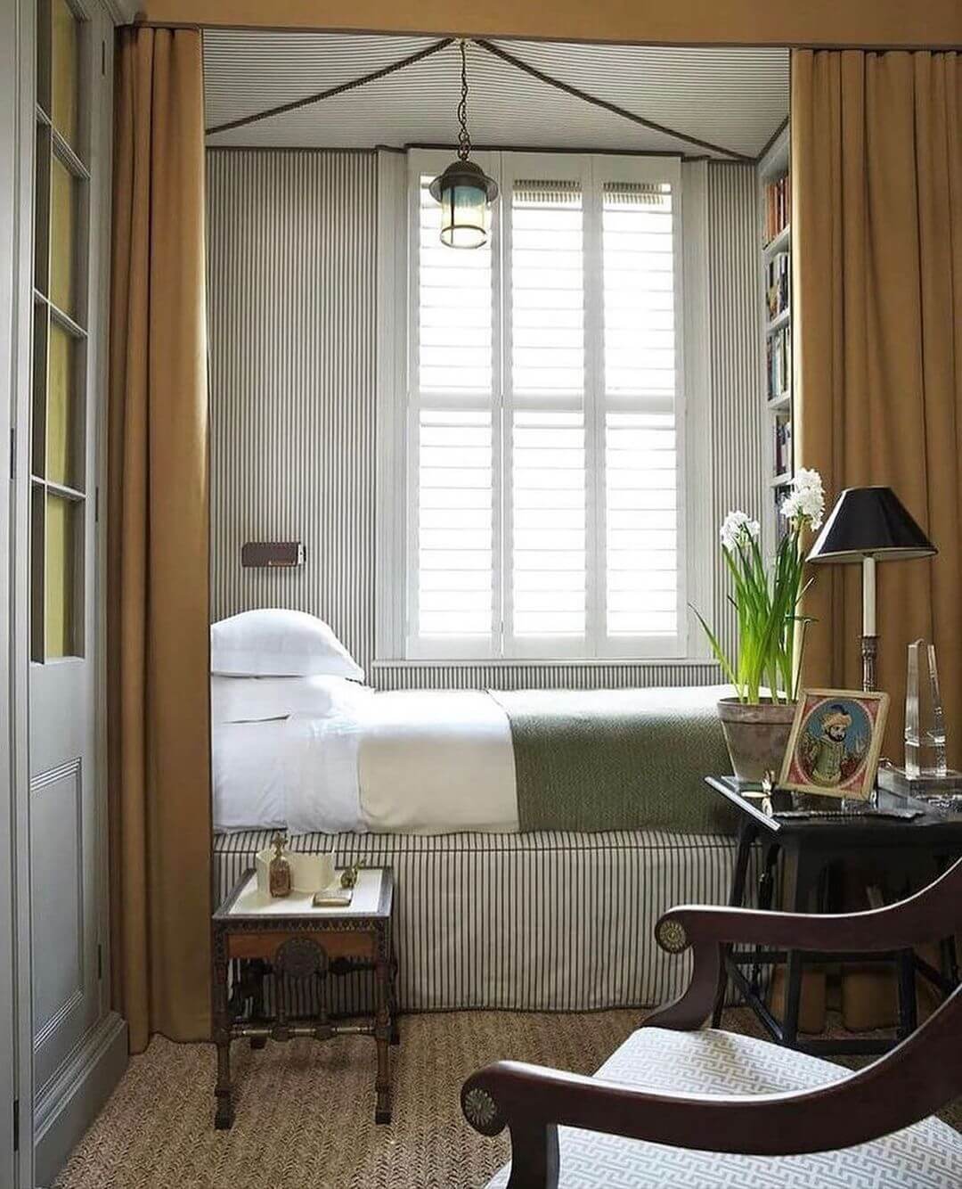 Striped Bed Skirt Creates a Built-In Look