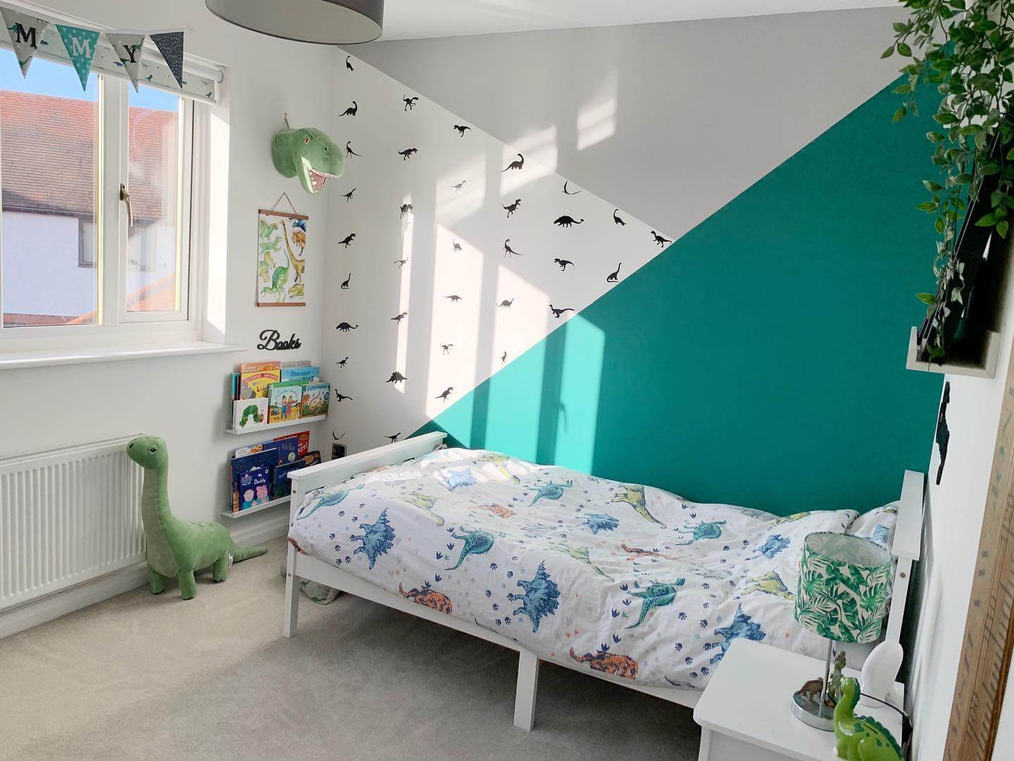 Divide Walls with Geometric Paint