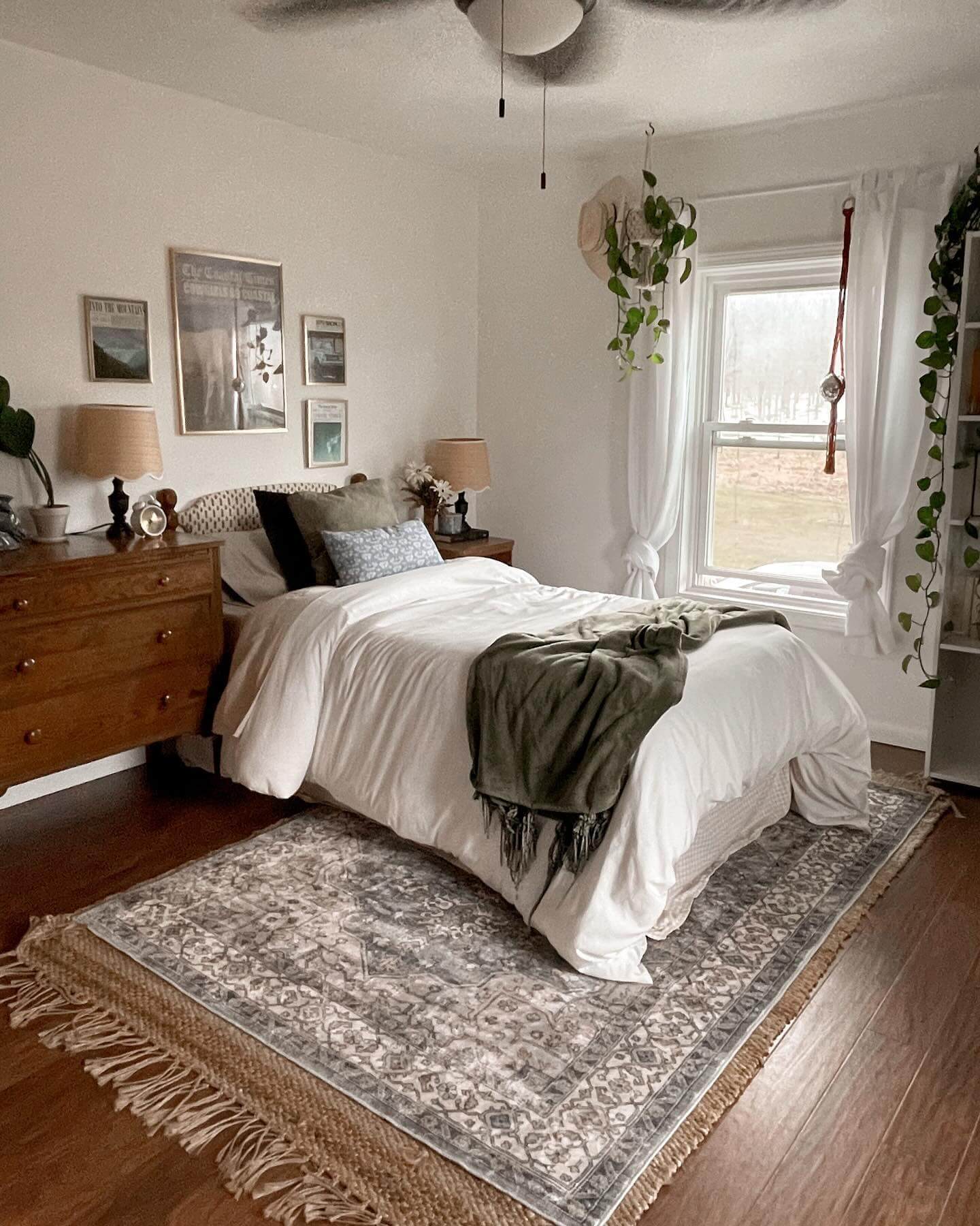 Layer Rugs for Bohemian Texture Under the Bed