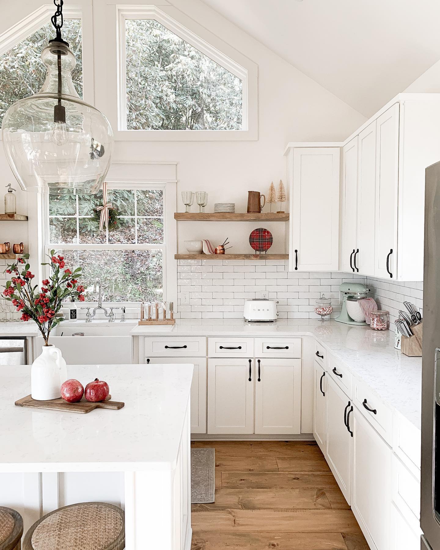 White Subway Tile Backsplash Offers a Classic Kitchen Foundation