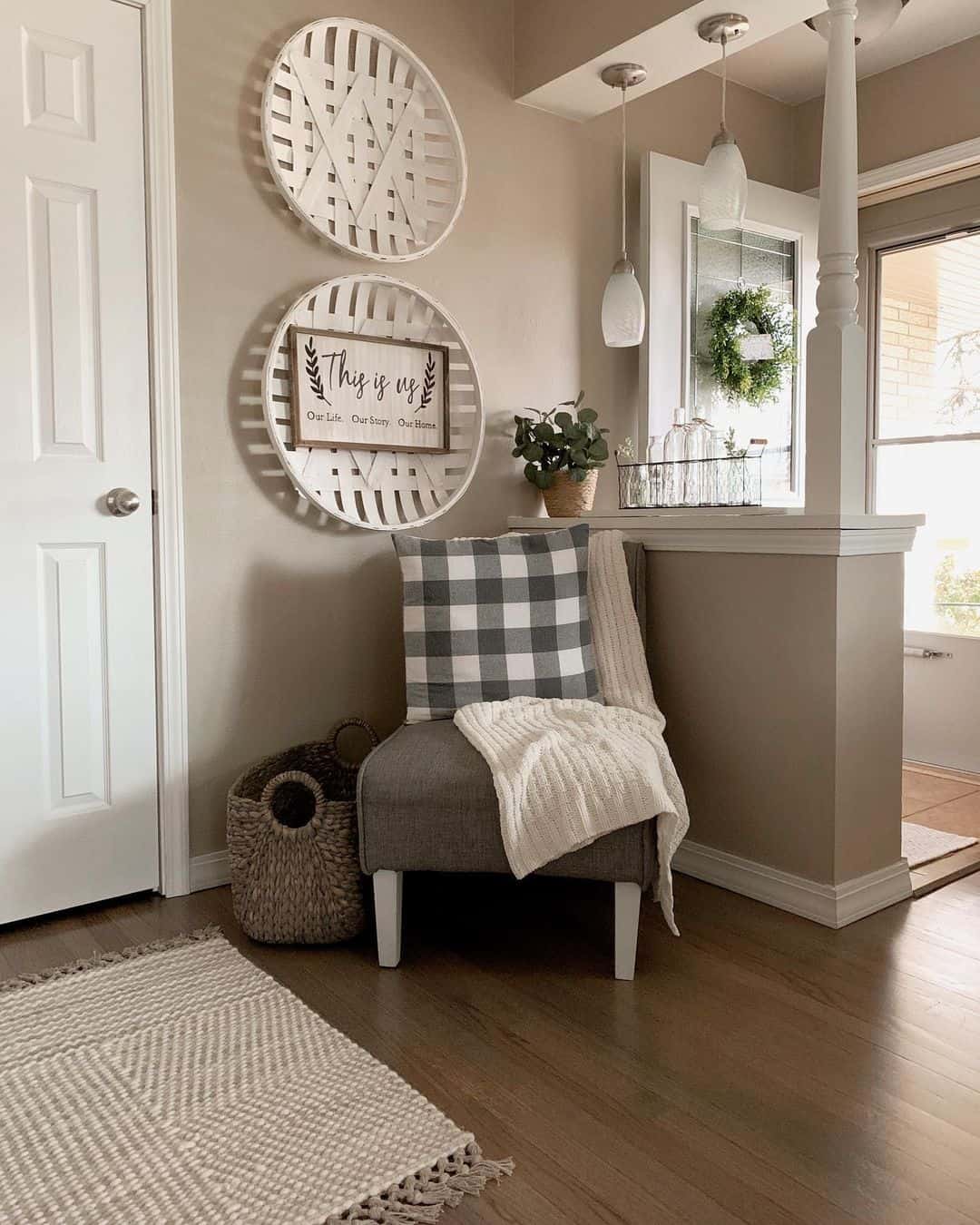 Frame a Family Sentiment with Round Tobacco Baskets