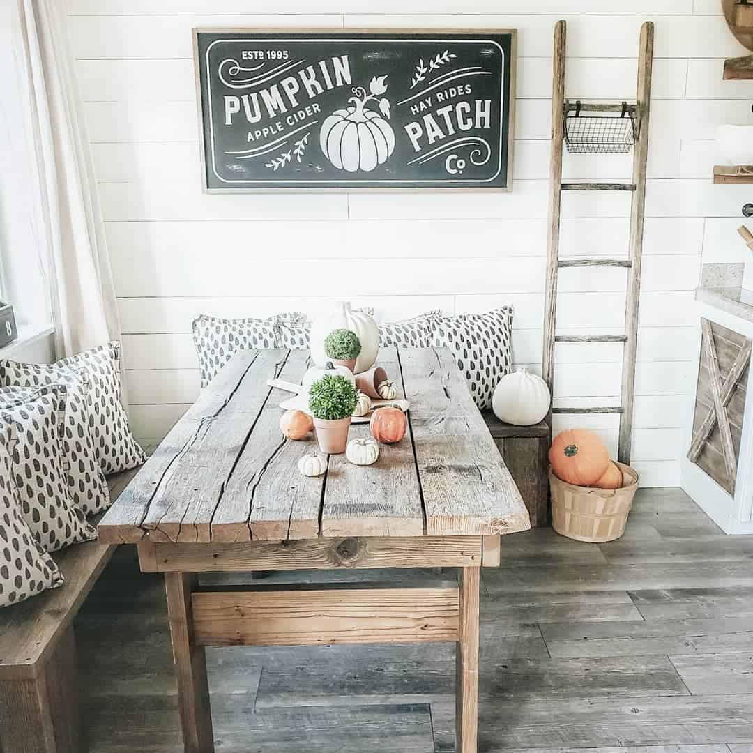 Seasonal Focus with a 'Pumpkin Patch' Sign