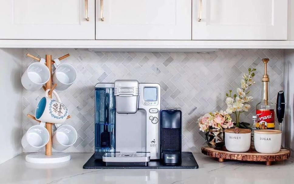 Wooden Tree Stand Frees Up Counter Space for Mugs