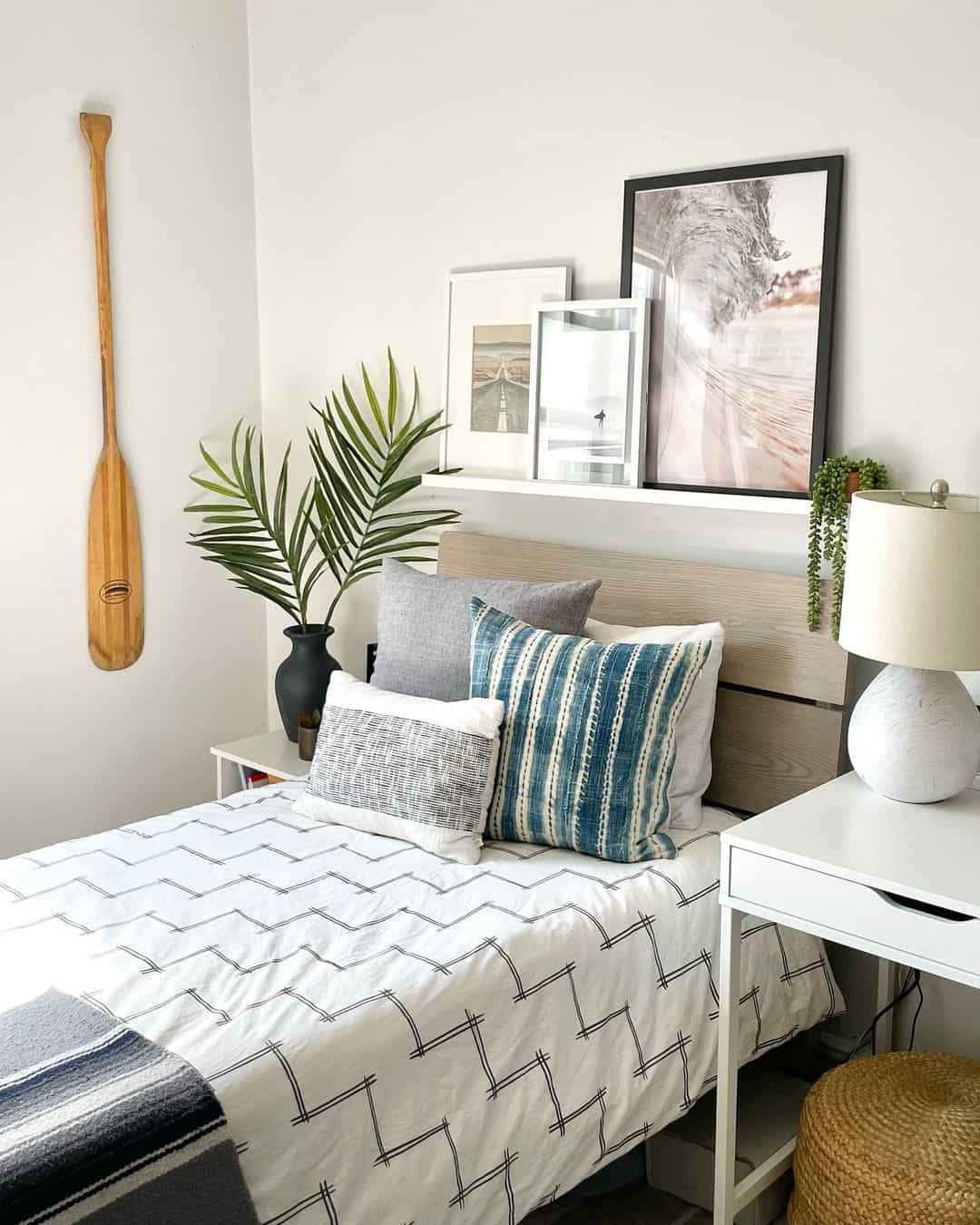 Wooden Oar Wall Art Adds Nautical Charm