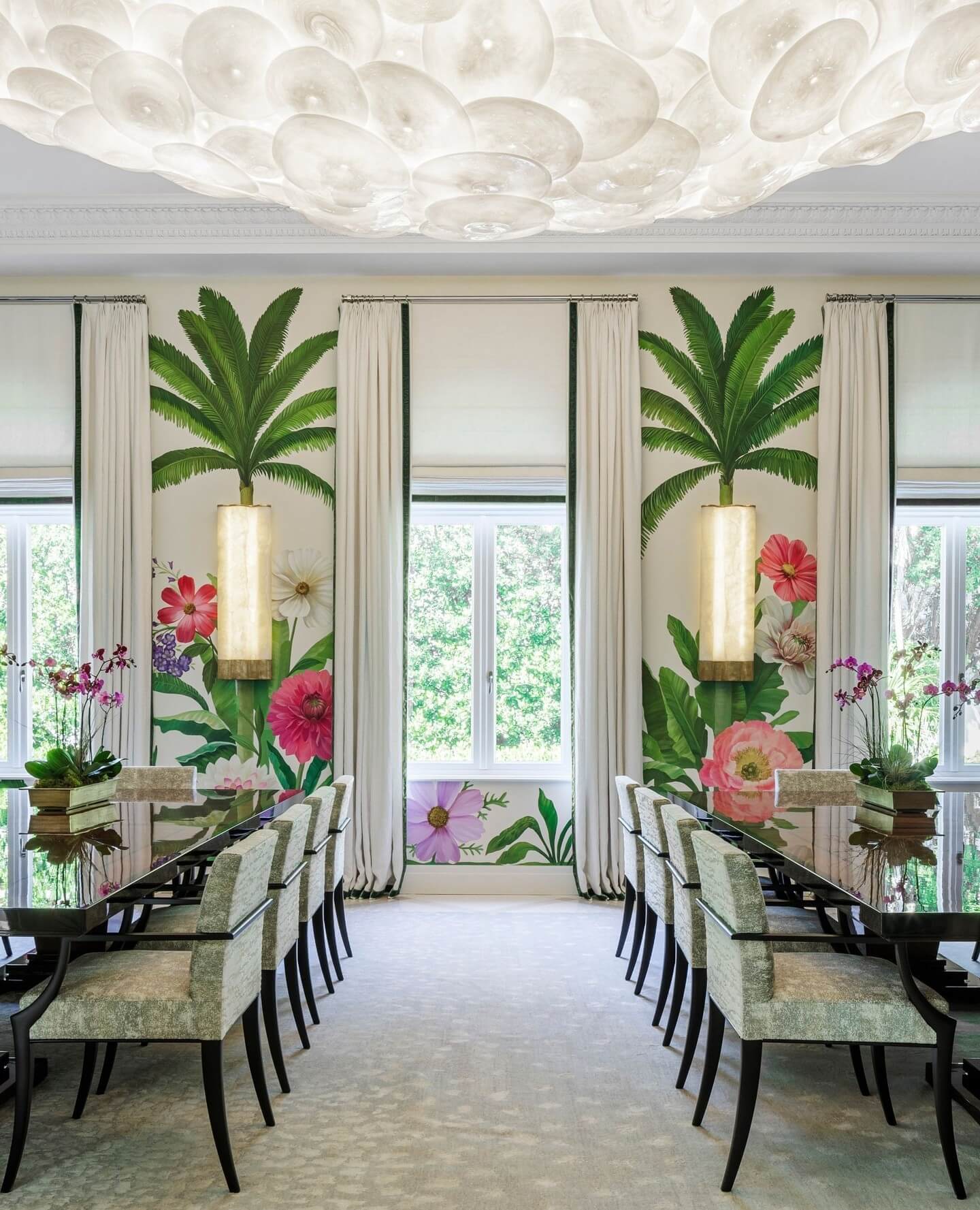 Tropical Palm Mural Creates a Lush Focal Point