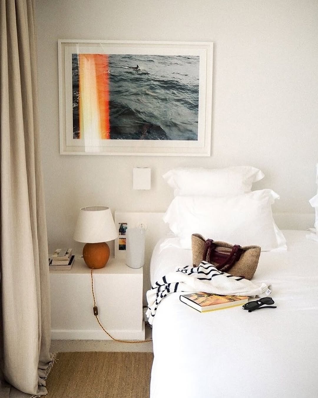 Ocean Artwork Brings Coastal Calm Above the Bed
