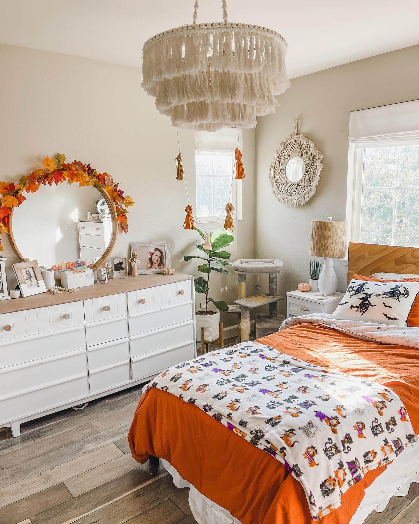 Mirror Framed with Fall Leaves Adds Seasonal Cheer