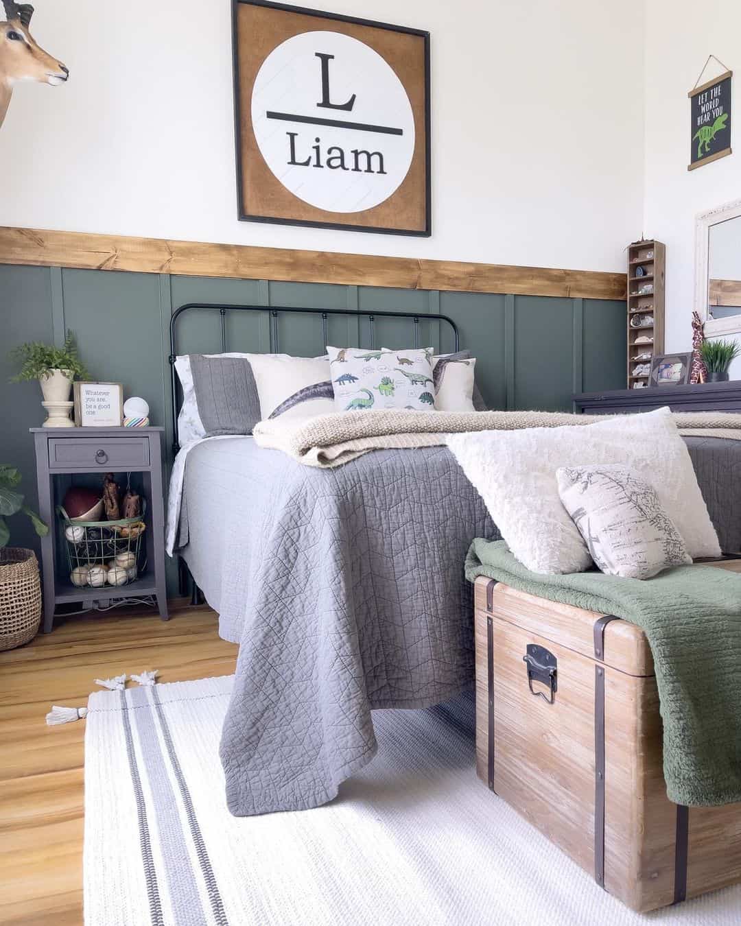 Design a Central Focal Point With a Monogram Art Piece