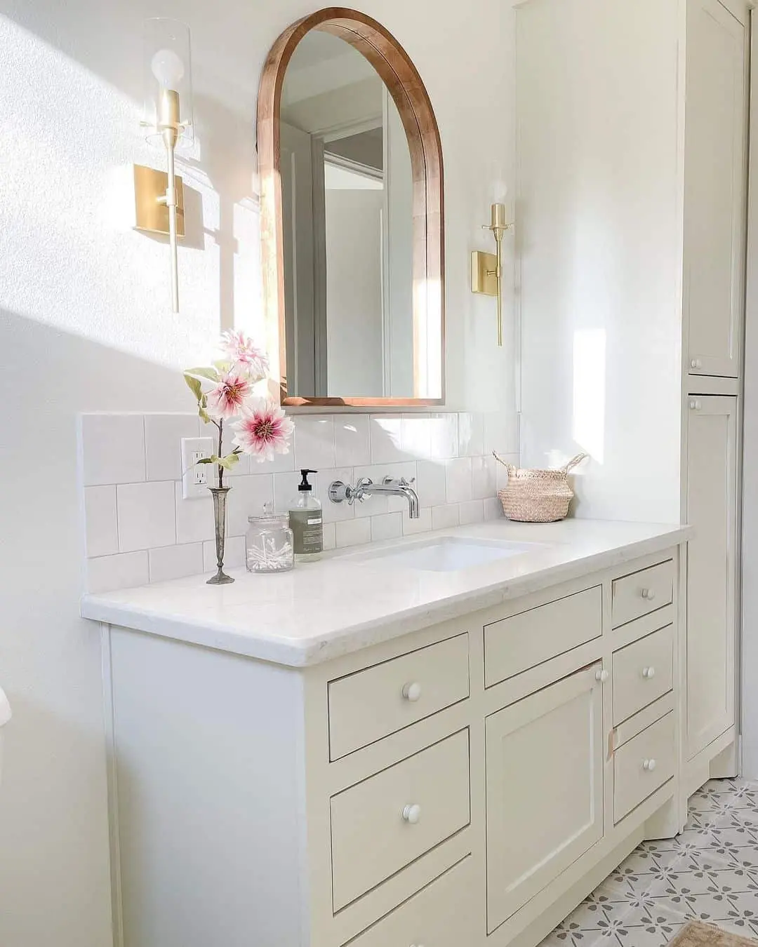 Arched Wood Mirror Softens Vanity Lines