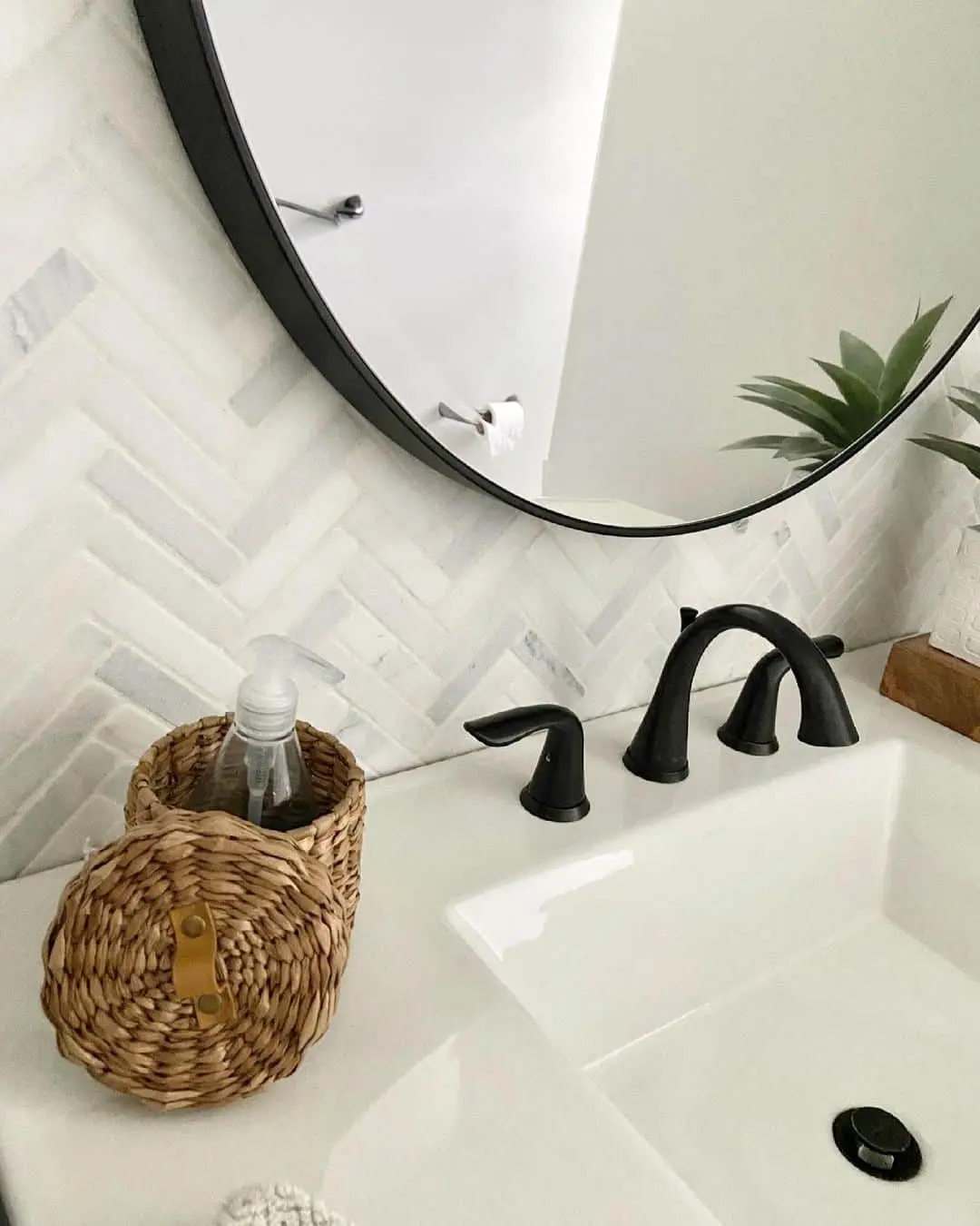 Herringbone Marble for Subtle Movement