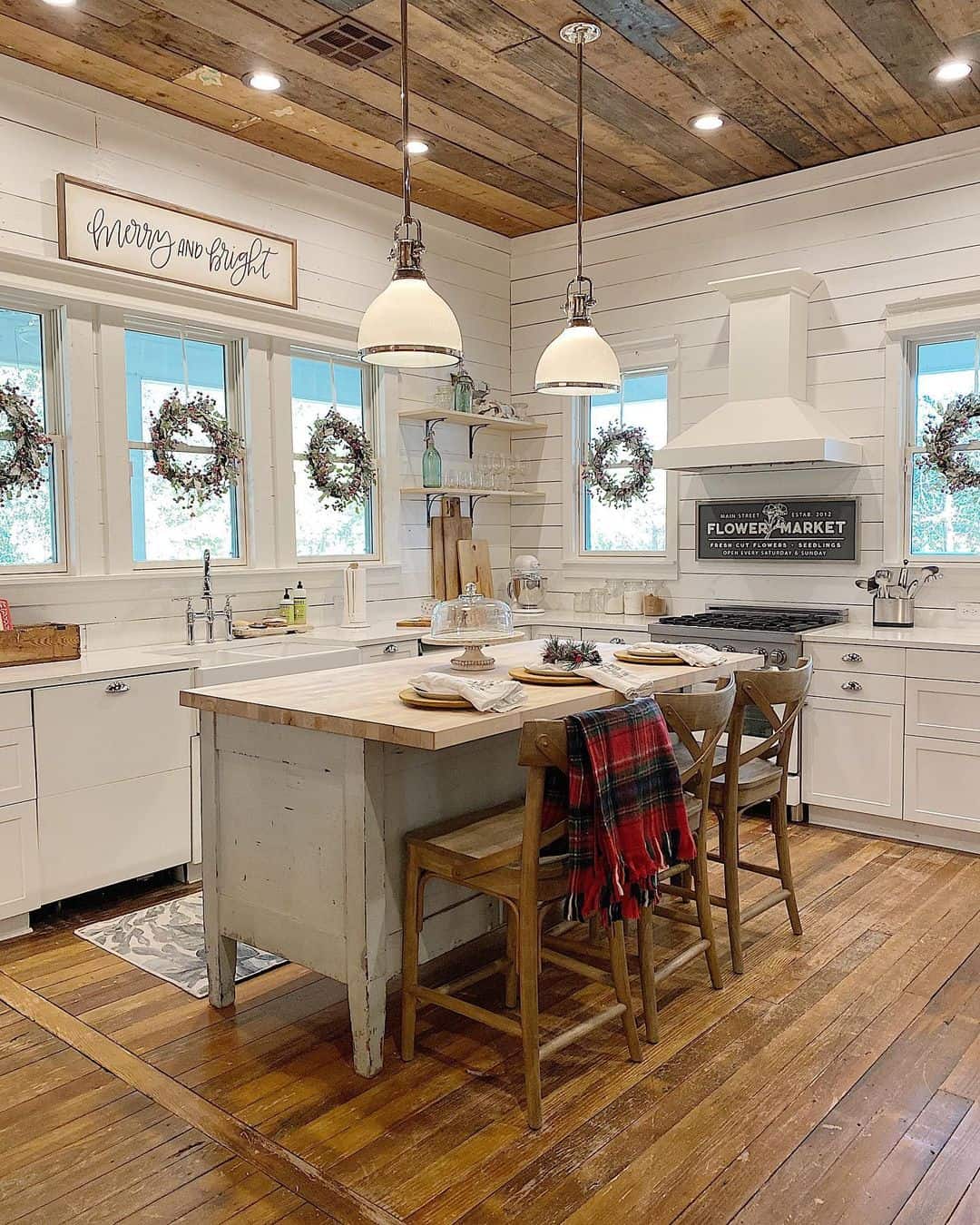 Distressed Island Base Adds Vintage Character to Butcher Block Island