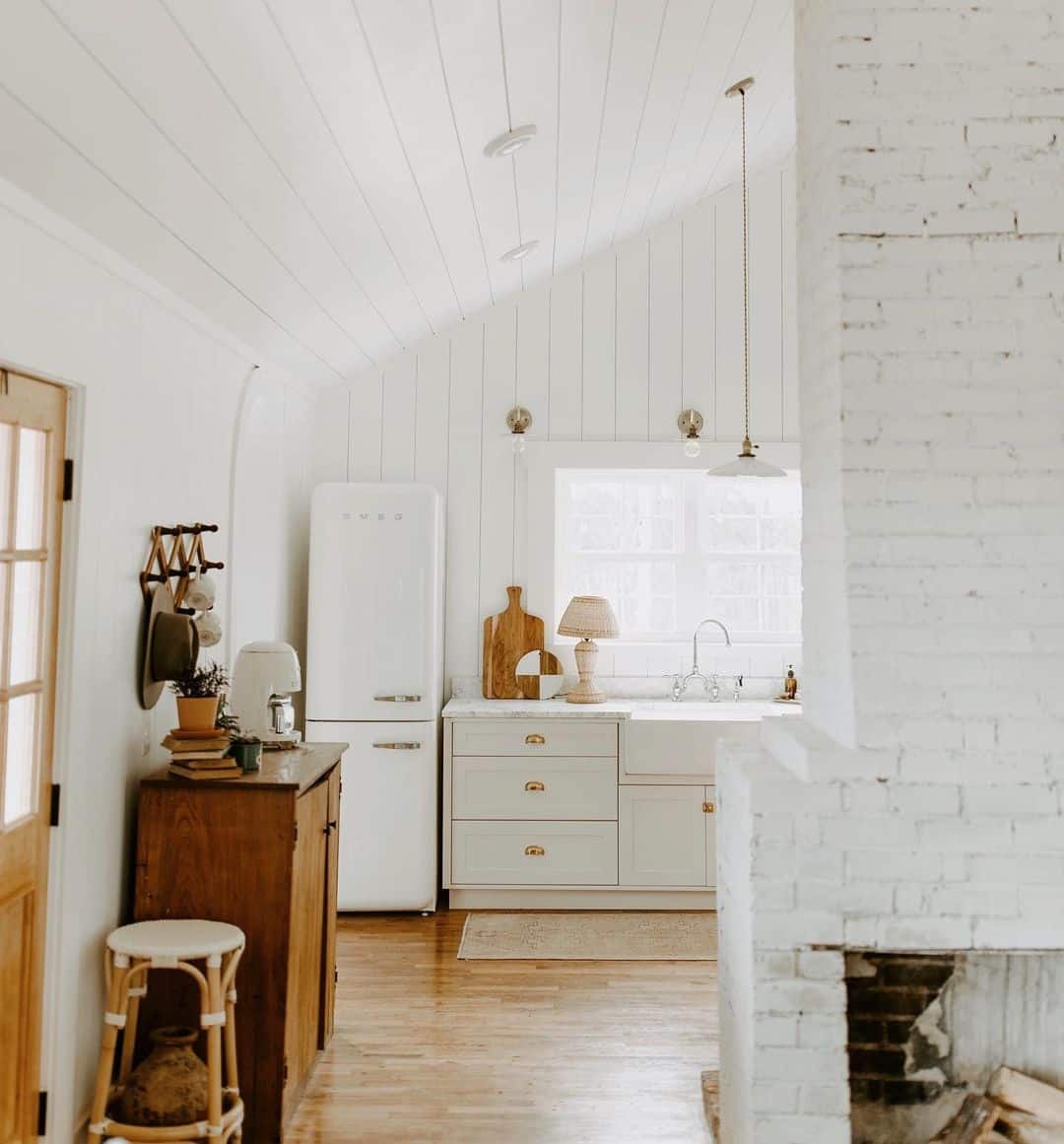Vaulted Plank Ceiling Adds Modern Farmhouse Charm