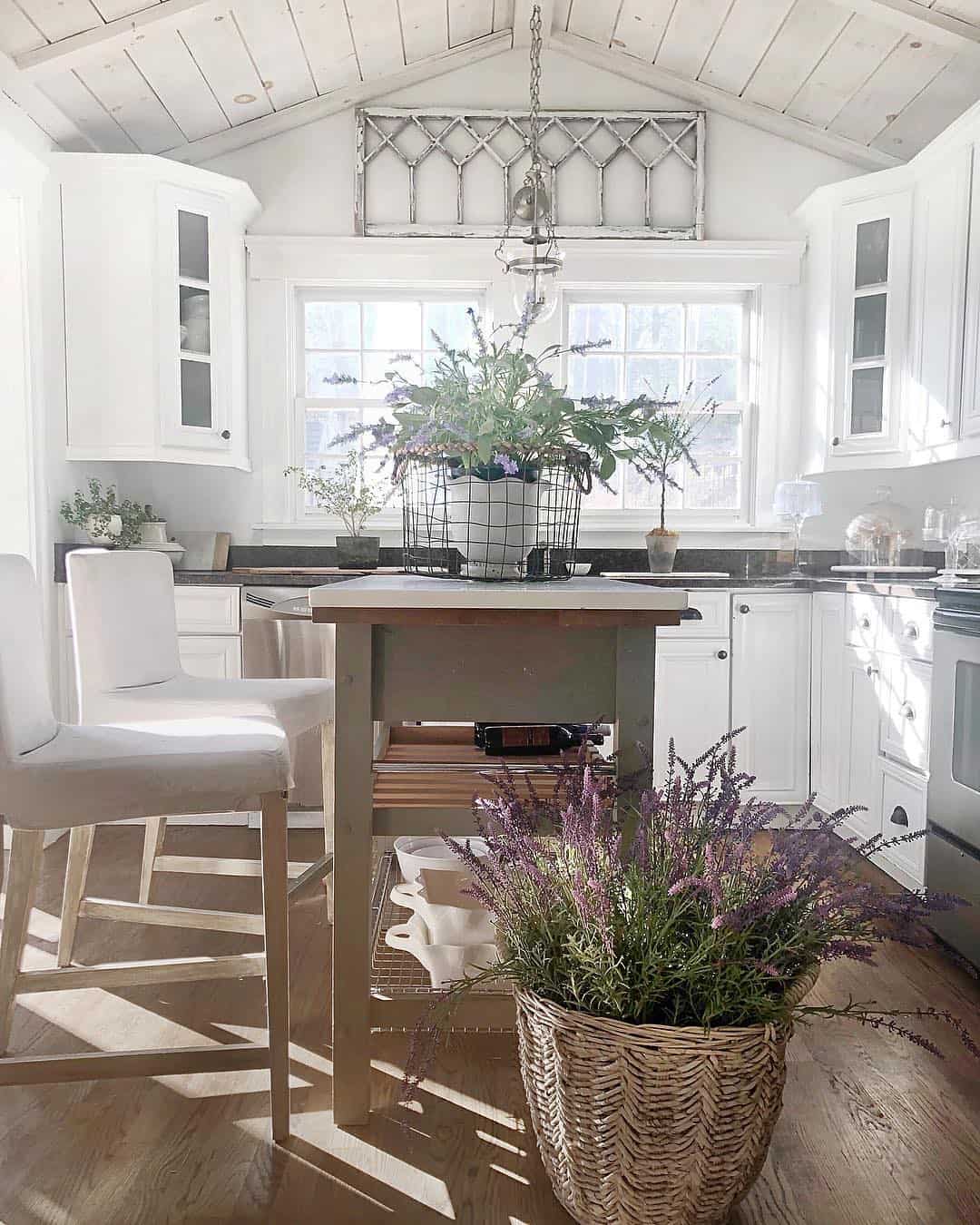 Woven Basket Displays Lavender for a Natural Touch