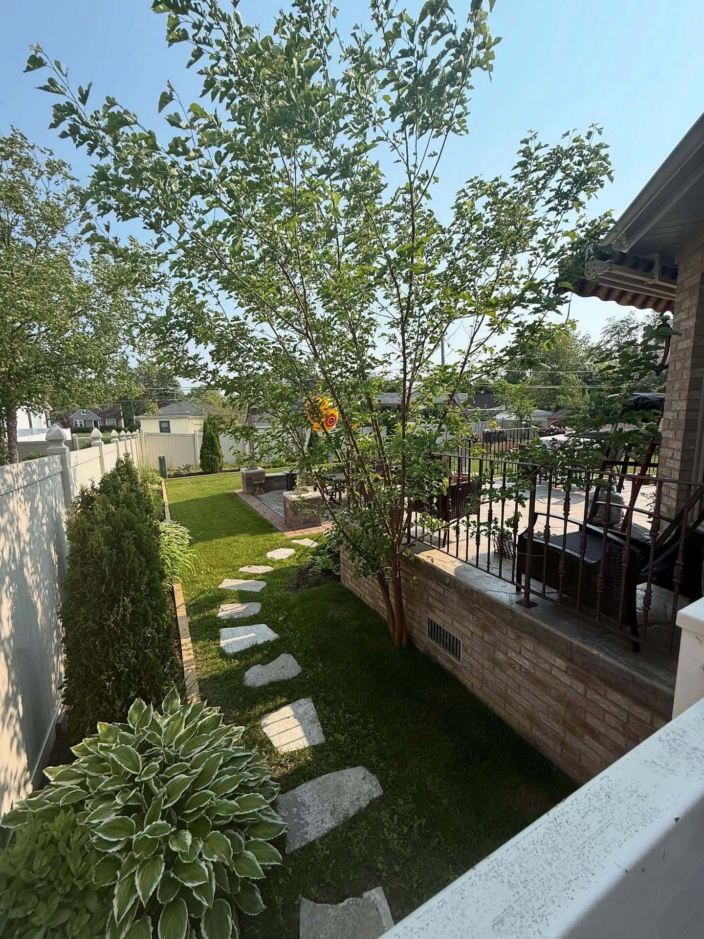 Guide Visitors with Flat Stone Pavers Creating a Gentle Curve
