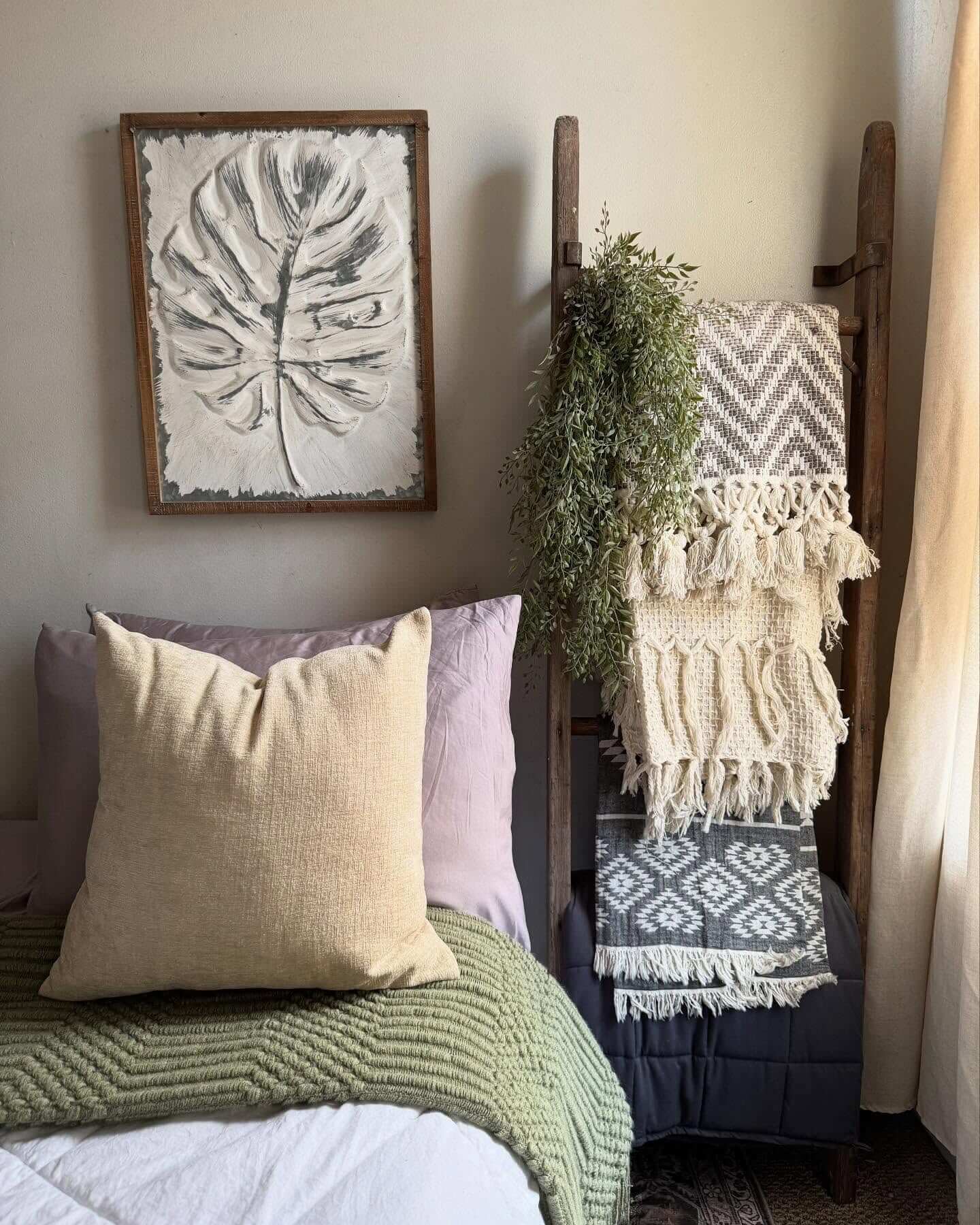 Introduce Natural Texture with Leaf Art