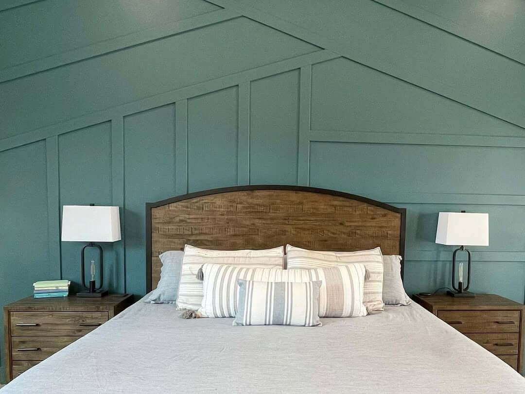 Geometric Wood Paneling Adds Architectural Dimension to a Teal Wall