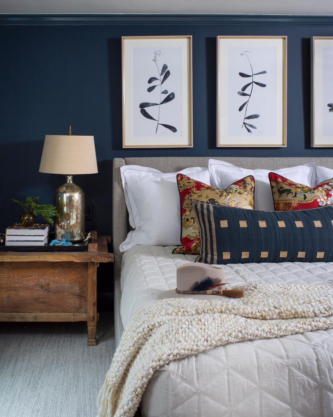 Botanical Prints Add Graphic Interest to Navy Walls