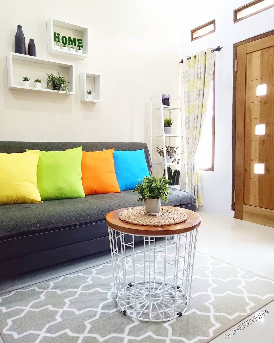 Wire Basket Table with Wood Top and Plant
