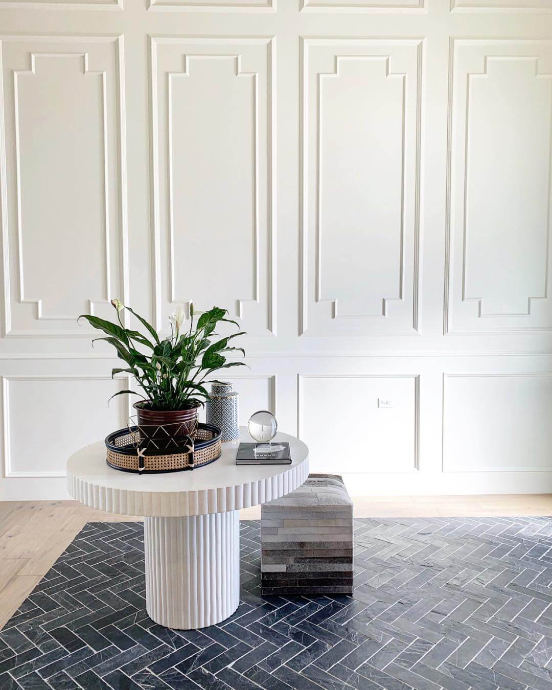 Fluted Pedestal Table With Rattan Tray Display