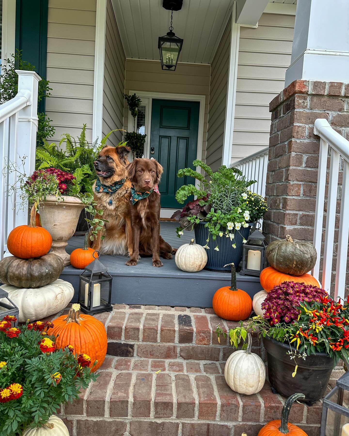 Stacking Pumpkins Creates a Dramatic Fall Focal Point