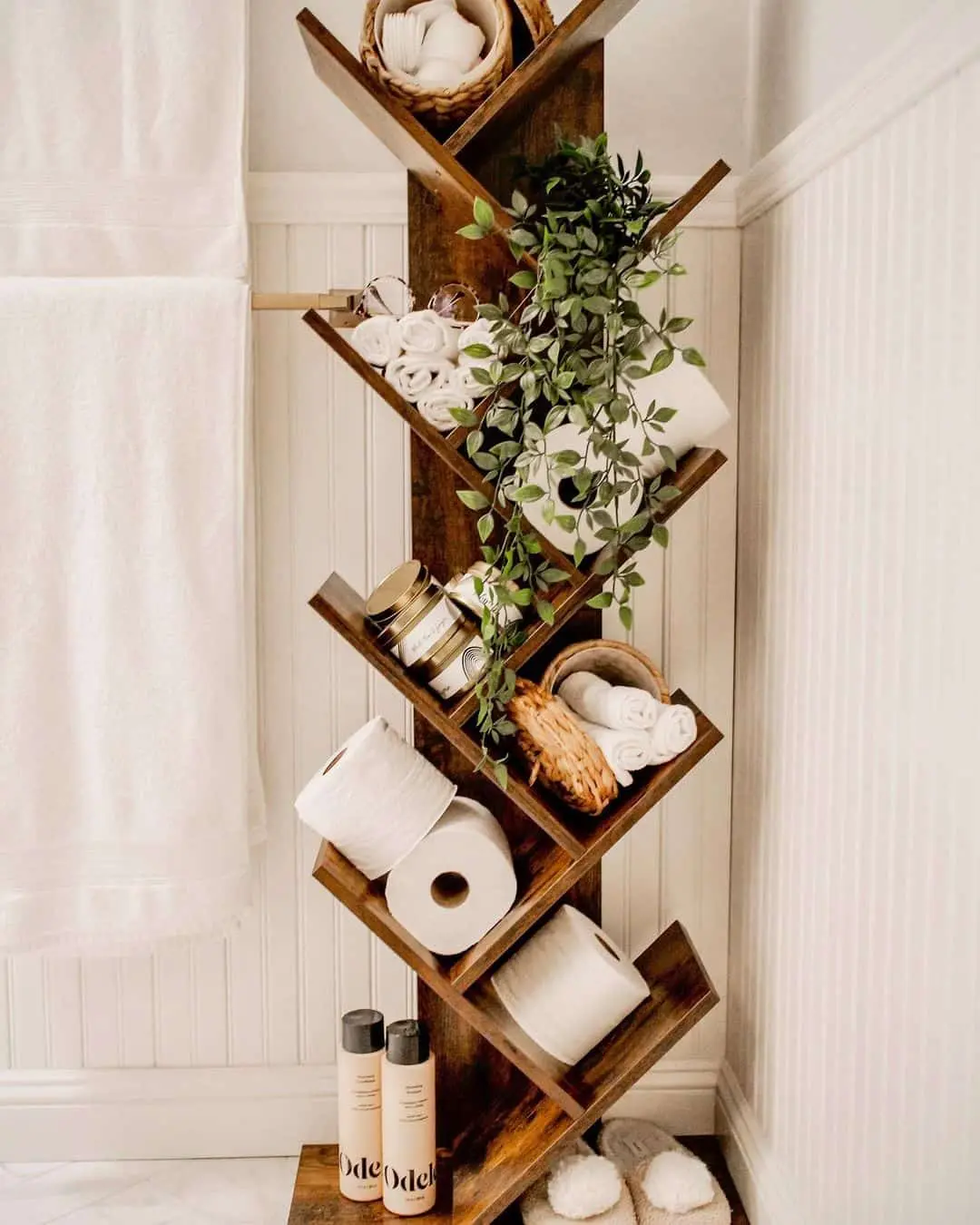 Zigzag Wood Shelf for Storing Toilet Paper Rolls