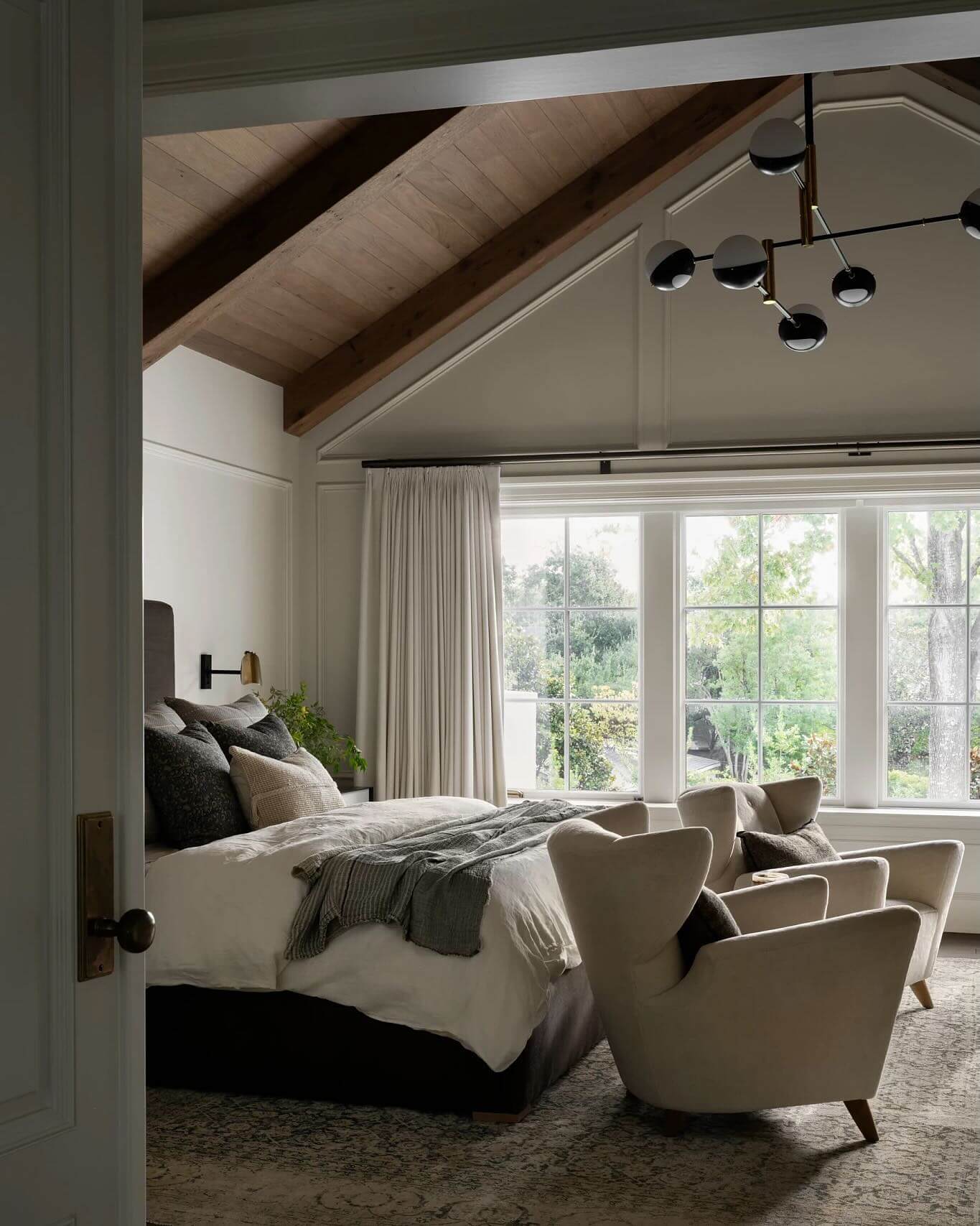 Sculptural Chairs Create a Cozy Reading Nook