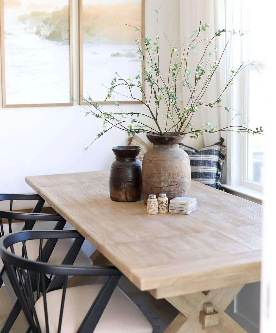 Textured Earth-Tone Vases Create a Rustic Centerpiece