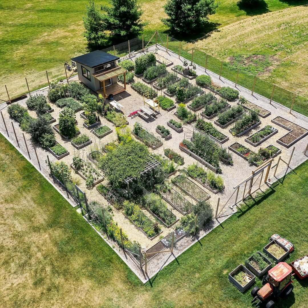 Varied Height Planters Create a Dynamic Garden Layout