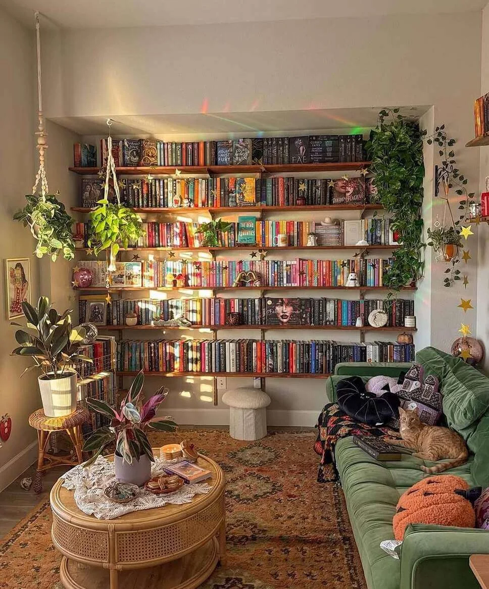 Hanging Plants Bring Life to Book-Lined Walls