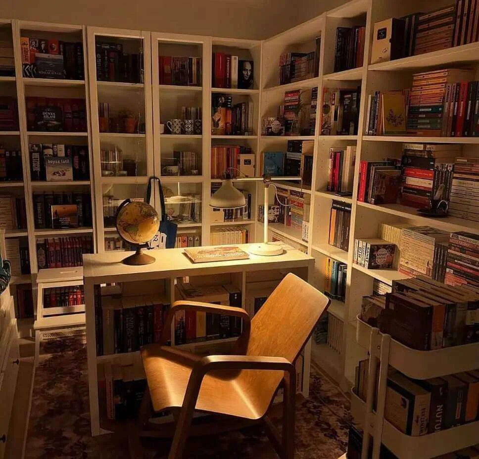 Integrate a Desk Into Shelving for a Compact Reading Zone
