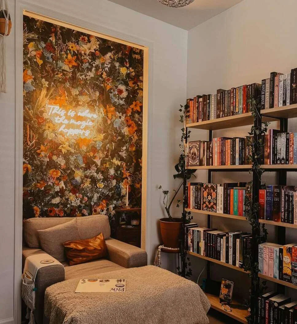 Dramatize Your Reading Nook With a Bold Floral Mural