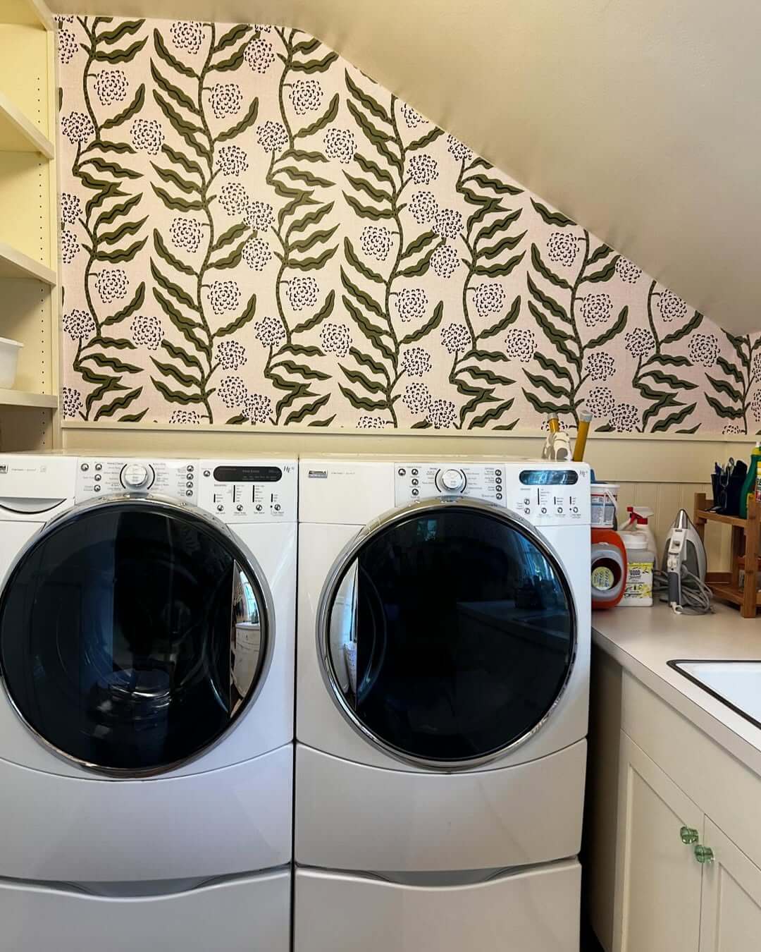 Botanical Wallpaper Adds a Fresh, Organic Feel