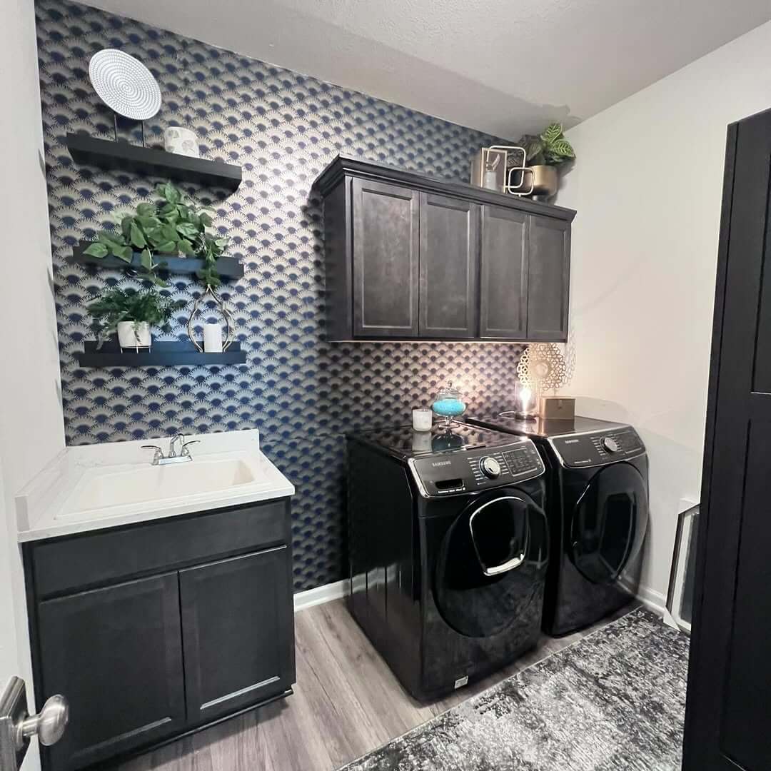Scalloped Blue and White Wallpaper Adds a Playful Pattern