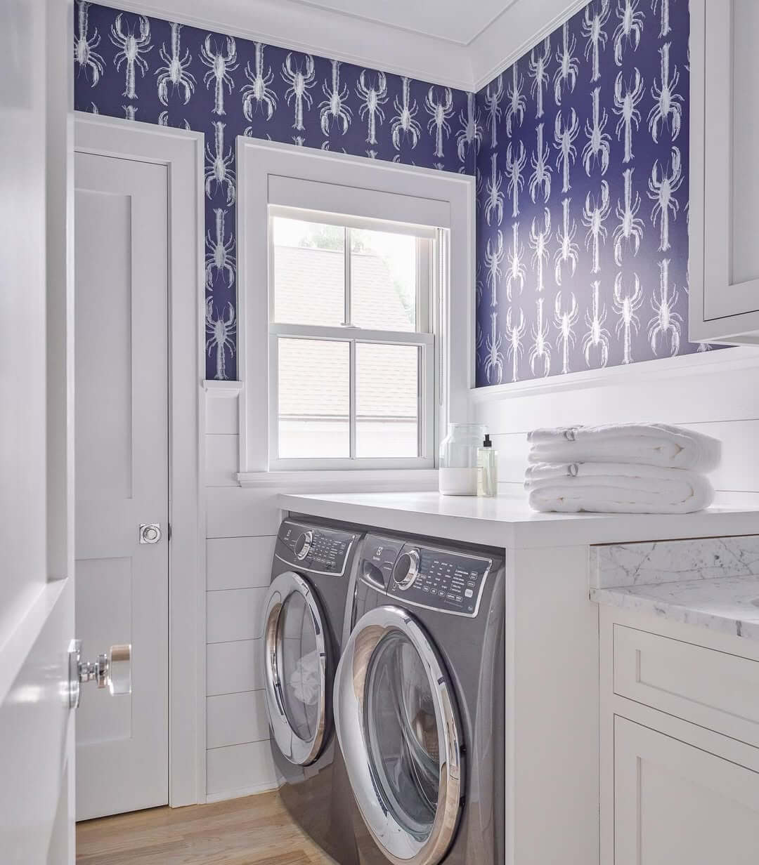 Bold Lobster Pattern Wallpaper for a Playful Laundry Room