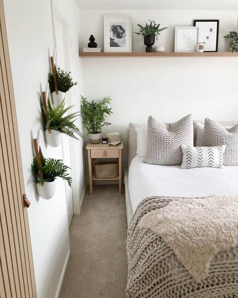 Wall-Mounted Planters Add Vertical Greenery