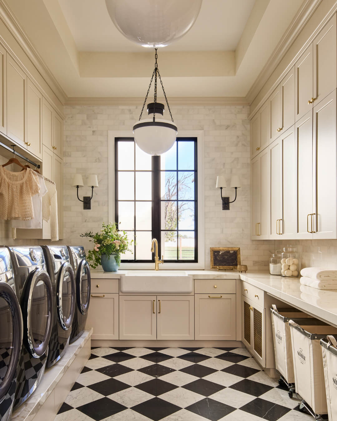Black and White Diamond Floor Tiles for a Bold Anchor