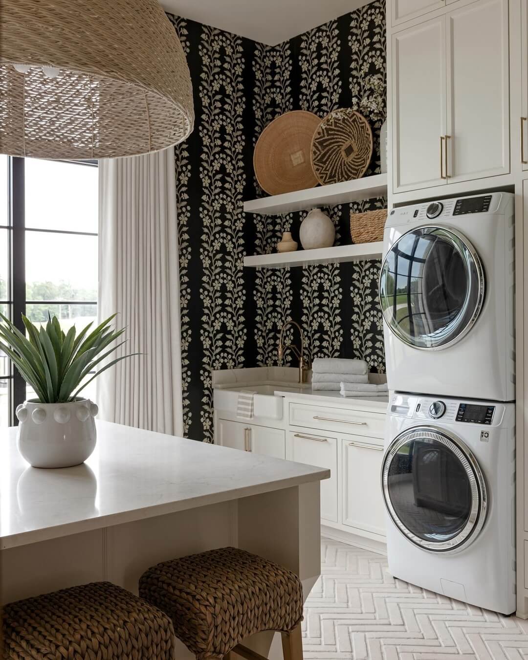 Dramatic Black and White Floral Wallpaper