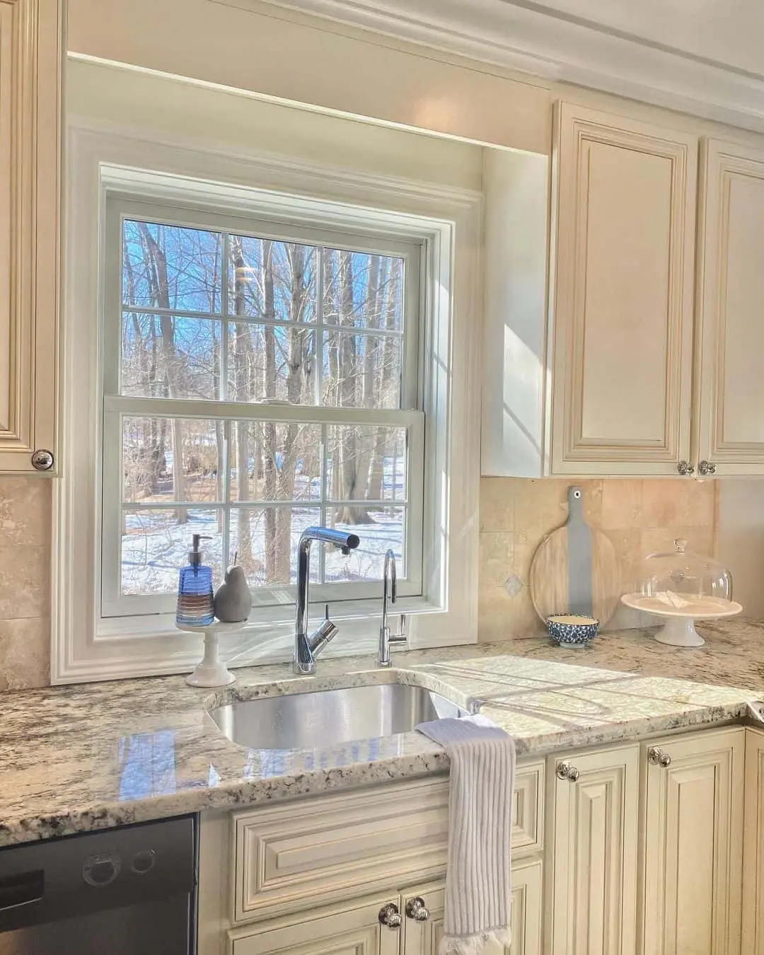Tiled Backsplash With Diamond Insets Adds Detail